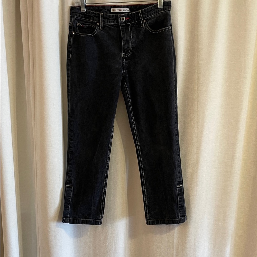 Vintage Tommy Hilfiger cropped jeans w. side slit embellishment